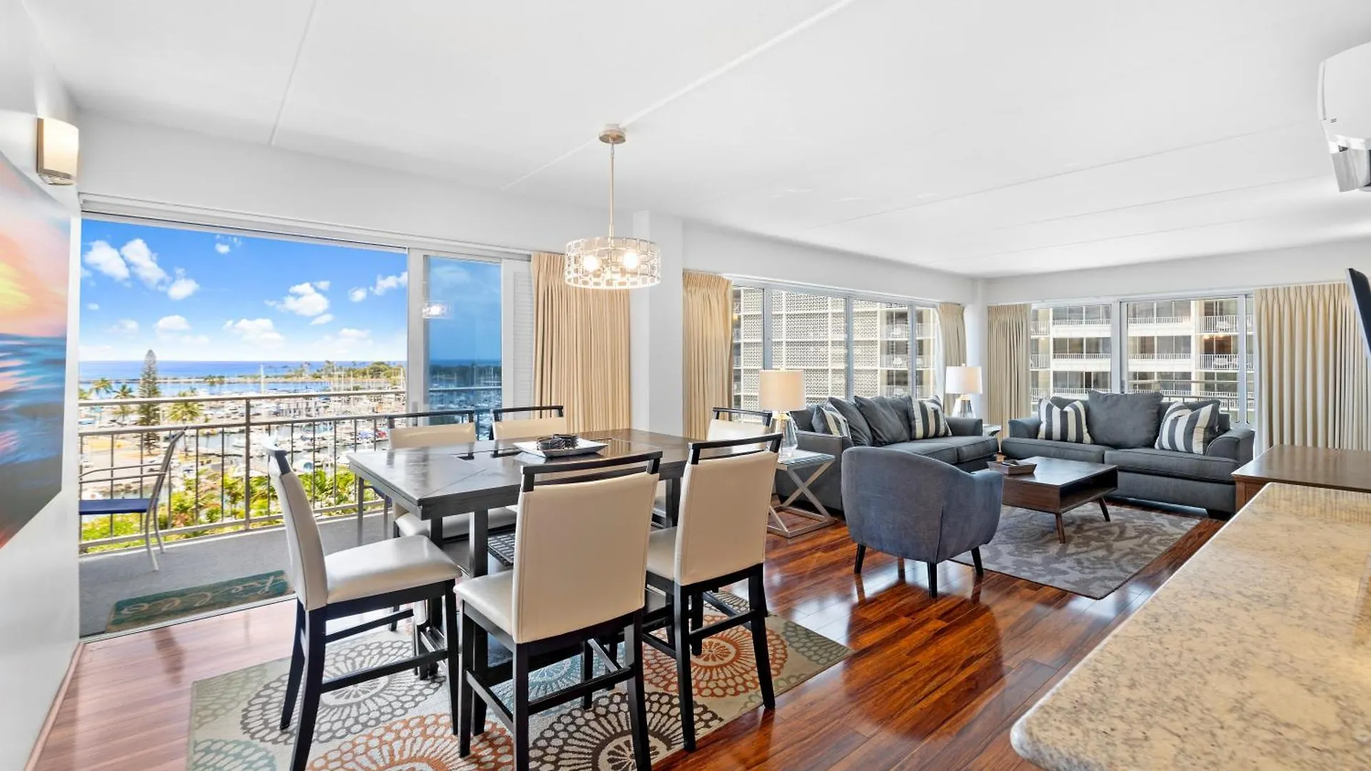 Ilikai Hotel 2Br Honolulu Apartment