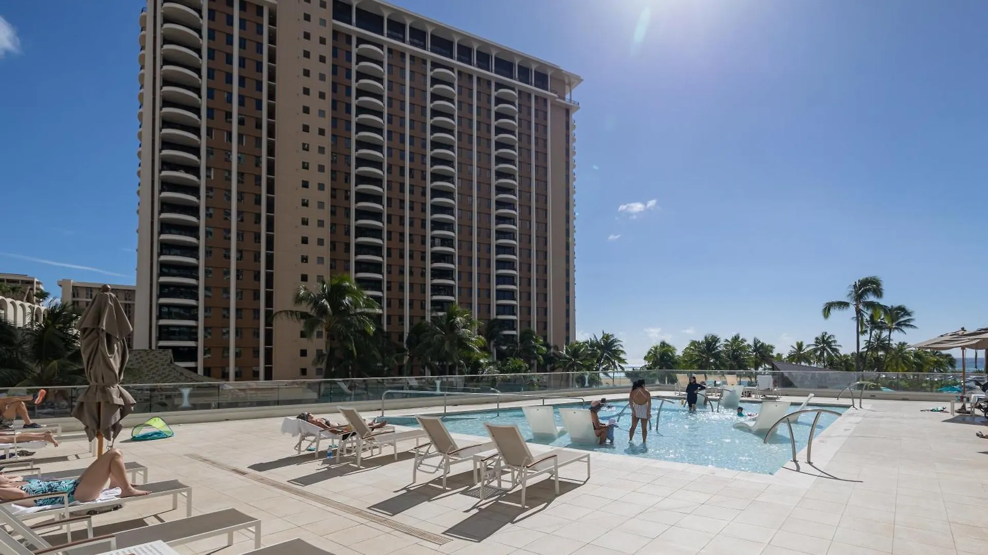 Ilikai Hotel 2Br Honolulu Apartment
