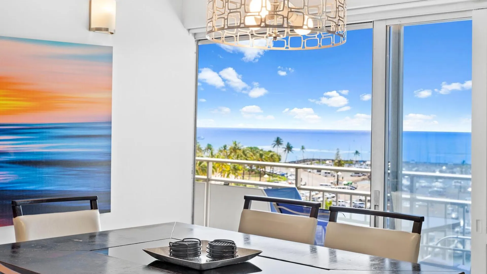 Ilikai Hotel 2Br Honolulu Apartment